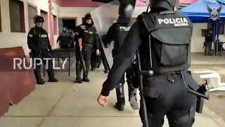 Ecuador: Police intervene in Guayaquil jail after 118 inmates die in prison riot