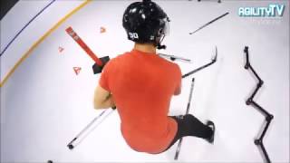 Тренировка дриблинга на синтетическом льду в коньках Agility Blades