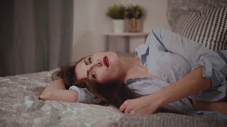 FRANZI | SLO-MO-SMOKING | 4K