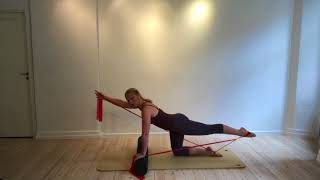 Table top 2 on foamroller + elasticband