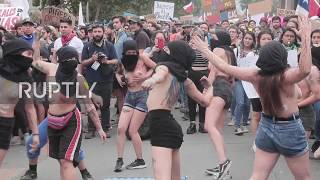 Chile: Around one million protesters flood the streets of Santiago