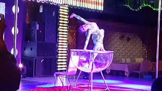 Glass dance