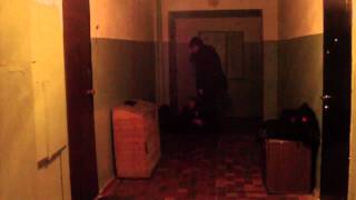 Жестокая драка в подъезде