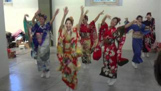 Danza tradizionale Giapponese con il furisode ballerine giapponesi