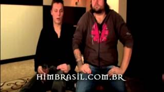 Ville and Mige welcome people to the Heartagram's Party in Brazil.
