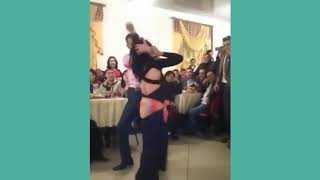 Tuydagi uyinchi qizlar