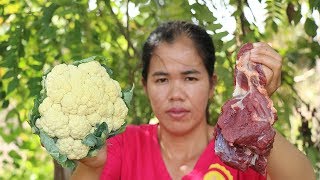 Awesome Cooking Fry Beef With Cauliflower Recipe -  Show Eating Food Delicious- Primitive technology