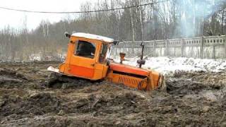 Достаем утонувший бульдозер ДТ-75 (часть-1)