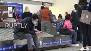 USA: Dozens of flights cancelled or delayed amid Omicron wave