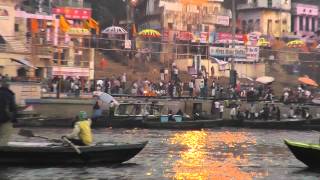 20 India, Varanasi - Morning Boat Ride on Ganges River (2013)