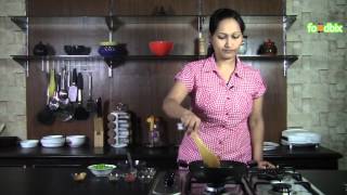 Kaddu Matar Recipe Video - Pumpkin and Peas Fry Pumpkin Dry Curry
