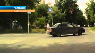 Лихач разнес вдребезги детскую коляску в Челябинске