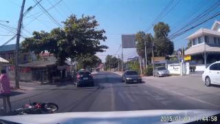 คลิปรถชนกัน 2 ครั้งติด