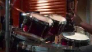 MI  PRIMER  VIDEO EN  SONIDO  CON  BATERIA  TAMA  RED  SUPERSTAR
