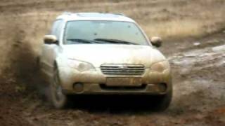 SUBARU OUTBACK месит грязь