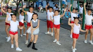 Bé Tập Chải Răng - Bé Bào Ngư (Vũ đoàn: Candy)