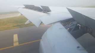 Korean Air Boeing 777-300ER HEAVY WING CONDENSATION Landing at Seoul Incheon Airport