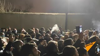 Как объявляют имена вернувшихся на родину армянских пленных. Видео до мурашек