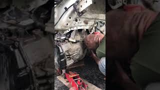 Снимаем коробку Land Rover Freelander II