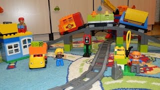 Большой поезд LEGO Duplo 10508 играем поездом и краном распаковка игрушки LEGO
