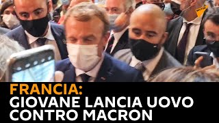 #Francia: giovane lancia uovo contro #Macron