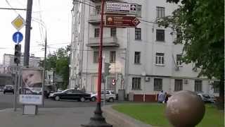 Un russe qui parle Français.Le Russe réel - promenade linguistique à Moscou