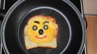 Яичница в хлебе на завтрак. Готовим дома своими руками