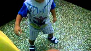 MI SAMY BAILANDO LA CANCION GANGNAM STYLE DE PSY, VEANLO...