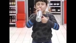 Малой пьёт водку в магазине реакции пранк