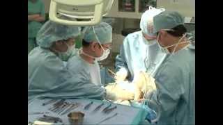 Clip tổng hợp diễn biến ca phẫu thuật của Nguyễn Hoàng Thiên Ân và Lê Hoàng Em