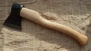Уральский кованый топор "Ижсталь" - дешево и сердито.