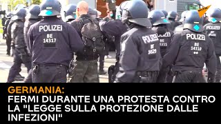 Germania: fermi durante una protesta contro la "Legge sulla protezione dalle infezioni" a Berlino
