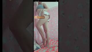 Không mặc quần chíp