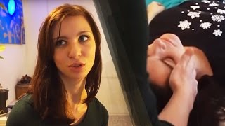Лидия проходит энергетический точечный массаж . Мастер — Наталия Кузьмина