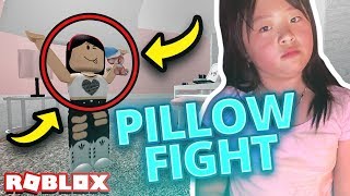 PILLOW FIGHT SIMULATOR ON ROBLOX!