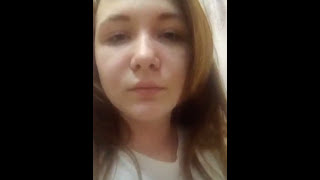 Брюнетка показала свої груди в бюстгальтері в Periscope
