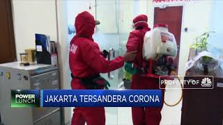 Penyemprotan Disinfektan di Kantor Balai Kota Jakarta