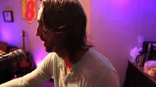 Jake Owen finger