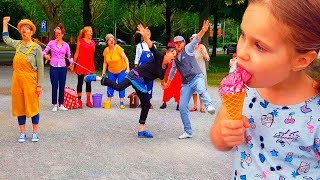 УЛИЧНЫЕ КЛОУНЫ ЗАЖИГАЮТ НА МАШЗЕЕ / Maschsee Ганновер / Германия