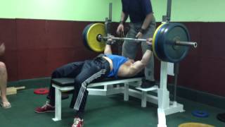 Жим лёжа 180 кг на 4 раза (пустая);) при весе 81 кг