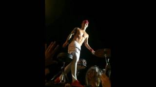 Twenty One Pilots - photos and with Holding On To You song