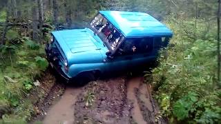 УАЗ в колее
