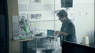 MEDIA CLIP: Lecture pour les bébés prématurés à l'HGJ | Reading for premature babies at the JGH