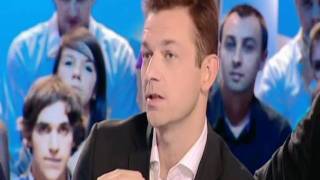 Marine Le Pen - Clash de deux journalistes larbins de l'UMPS.