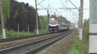 Электровоз ЧС7-041 с фирменным поездом "Полонез"