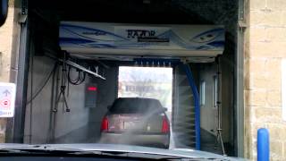 США: Автомойка, зимний солнечный день