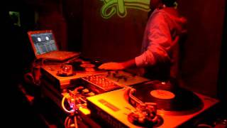 dj acres living pub