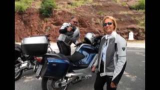 Come una donna non deve salire in moto.