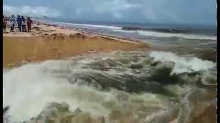 Chennai Flood Water Drained into Marina Beach ,watch this