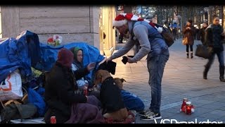 An Obdachlose Weihnachtsgeschenke verteilen - VSPrankster